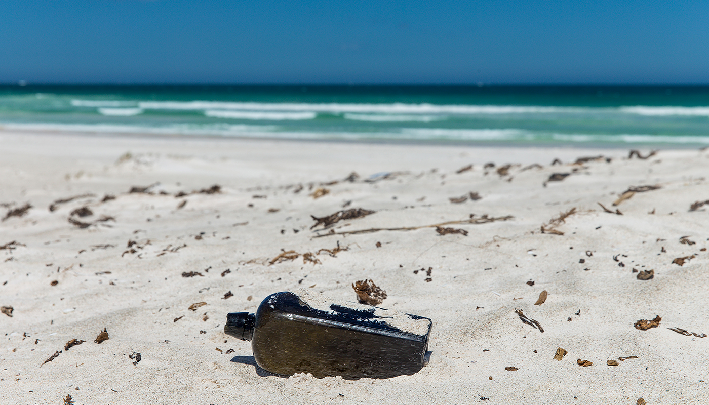 oldest-message-in-a-bottle-bottle-on-beach