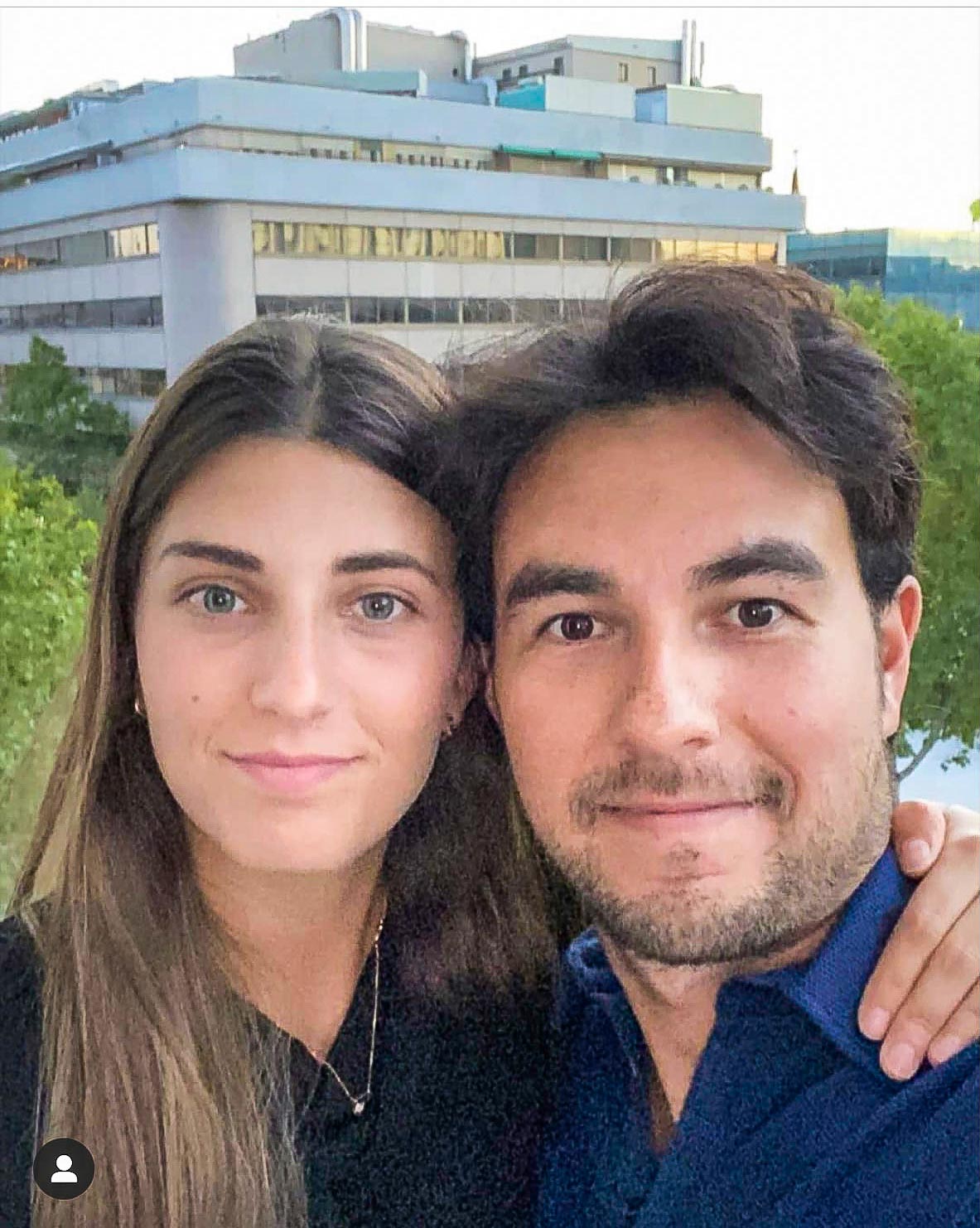 Who is Sergio Perez's wife Carola Martinez and how many children