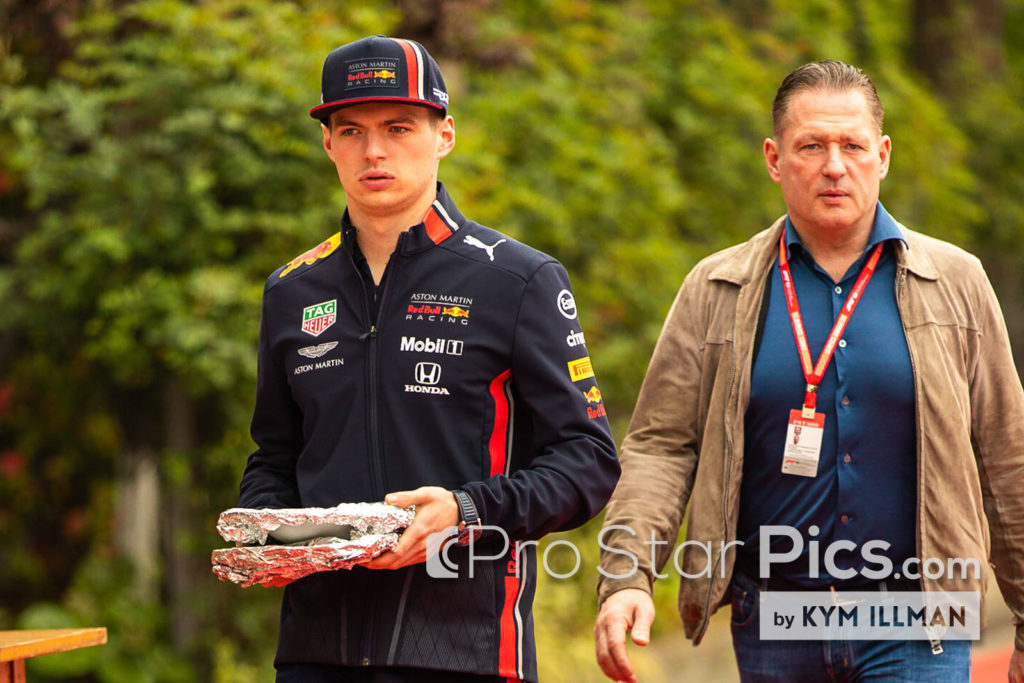 max-and-Jos-verstappen-holding-lunch