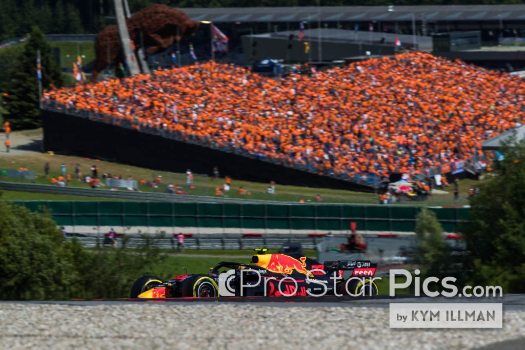 dutch-crowd-orange-army