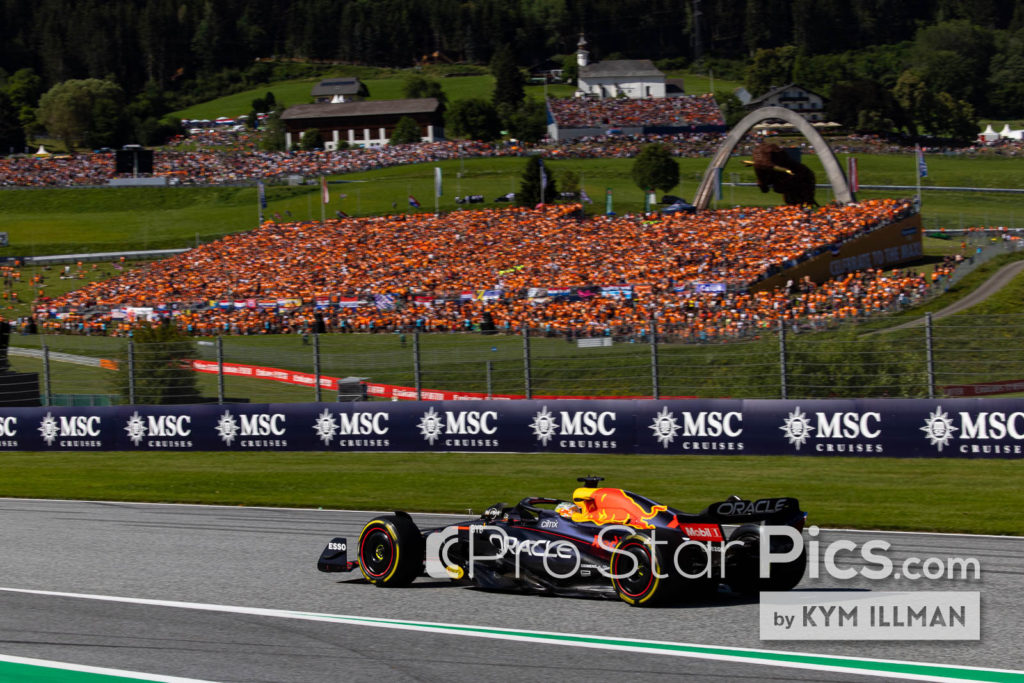 dutch-crowd-orange-army