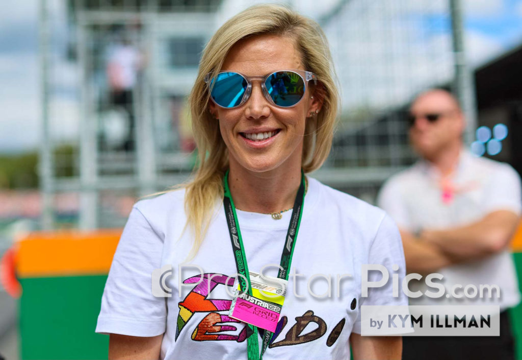 Pengemudi Alfa Romeo 2022 Valtteri Bottas dan Pacar Tiffany Cromwell