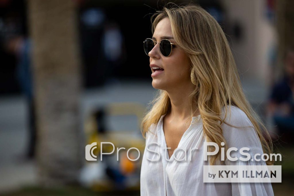 Pembalap McLaren F1 Daniel Ricciardo dan Heidi Berger 