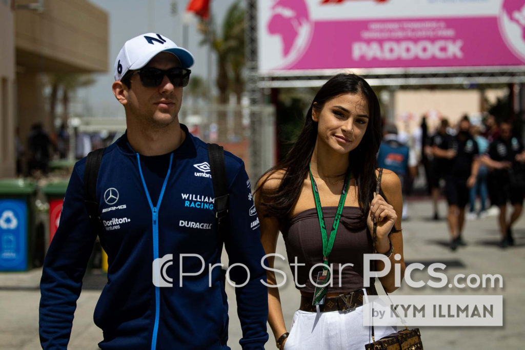 Pembalap Williams 2022 Nicholas Latifi dan Sandra Dziwiszek