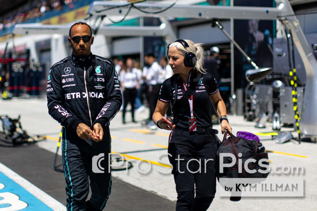 Lewis Hamilton dan Physio Angela Cullen 