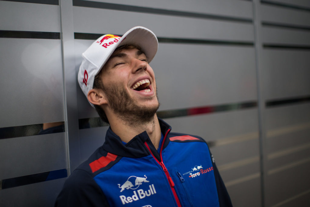 Pierre Gasly tertawa 2018 Toro Rosso
