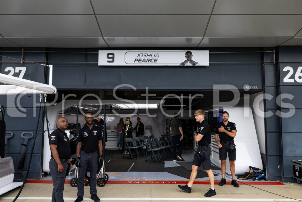 Joshua Pierce's APX F1 garage played by Damson Idris in Brad Pitt's F1 movie