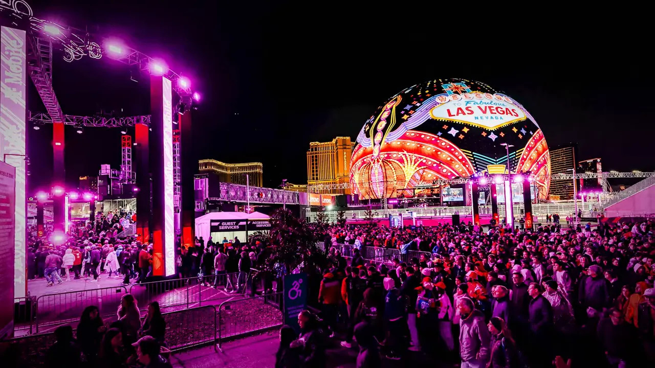Crowd and stage lights near the Las Vegas Sphere during the F1 weekend
