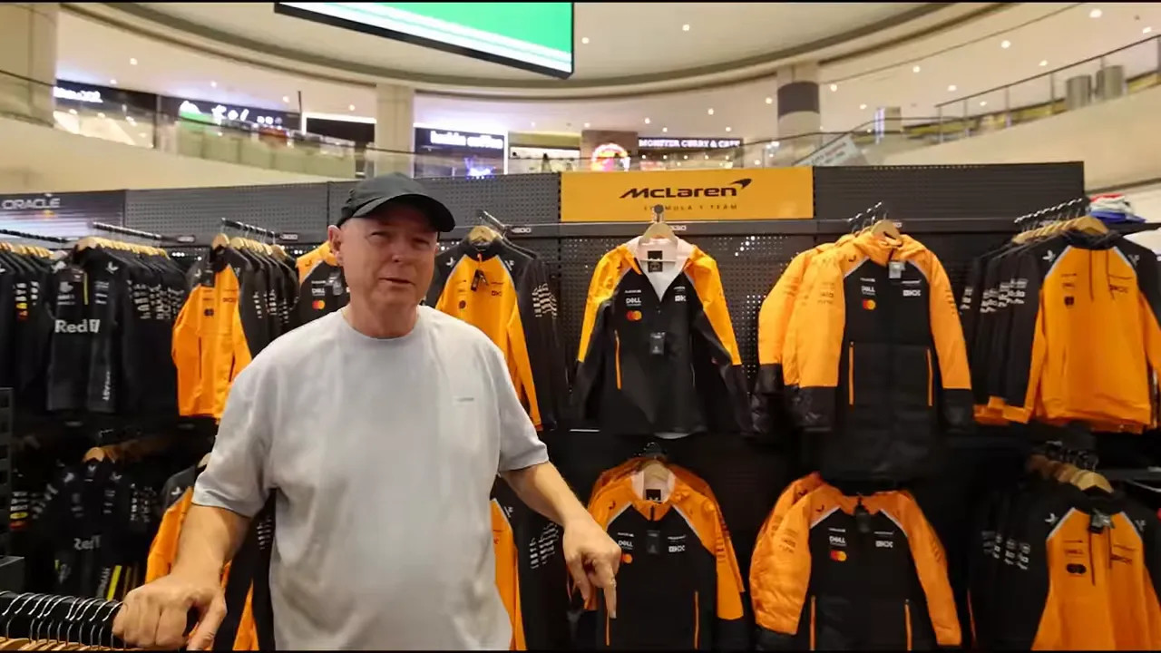 SunTech Mall F1 merchandise stalls and pricing examples