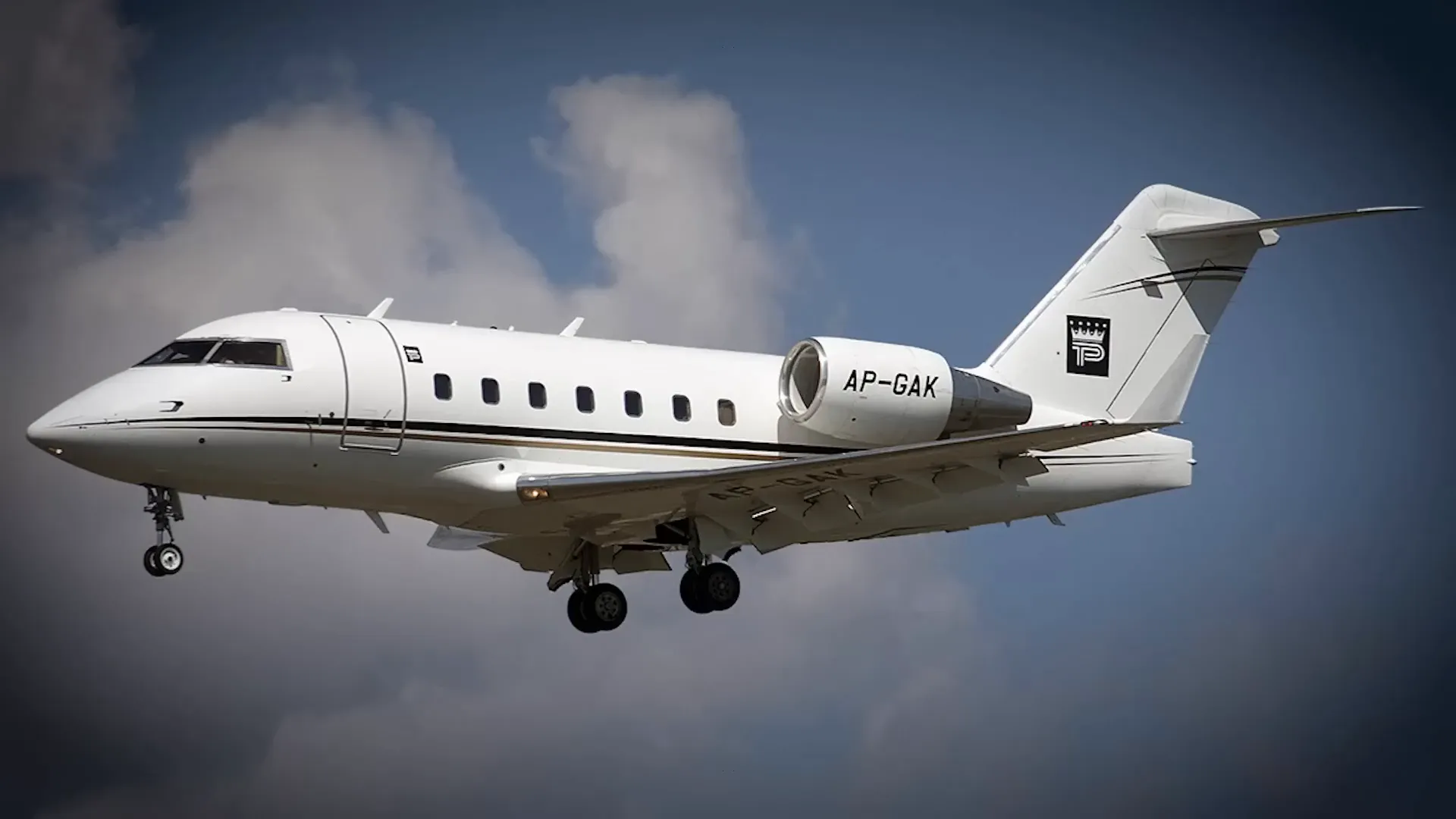 Carlos Sainz's Bombardier Challenger 604 jet