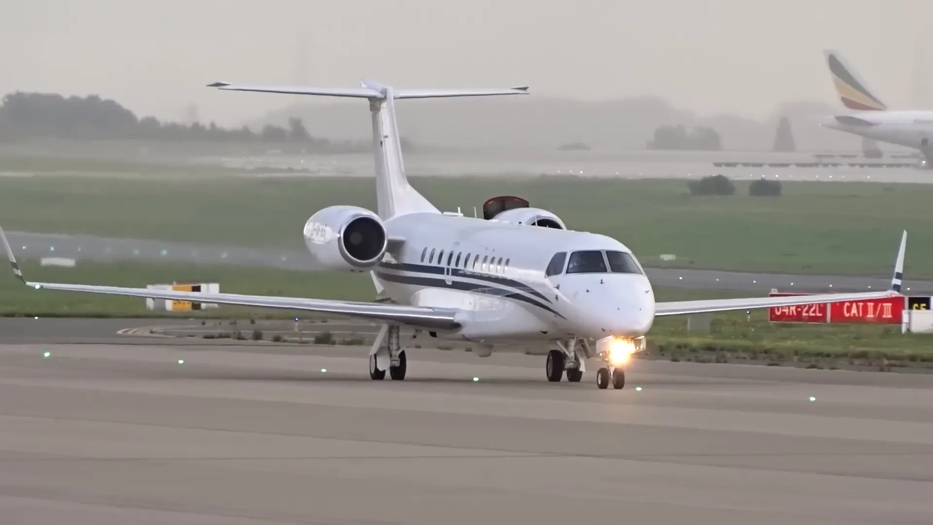 Charles Leclerc arriving on Embraer Legacy 650E