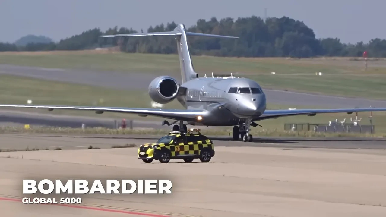 Bombardier Global 5000 taxiing at Liège Airport