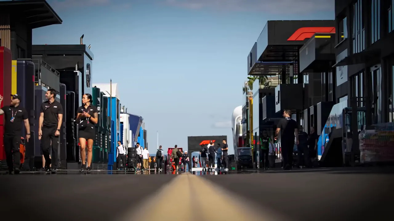 Cadillac recruitment activity in the paddock as an example of market competition