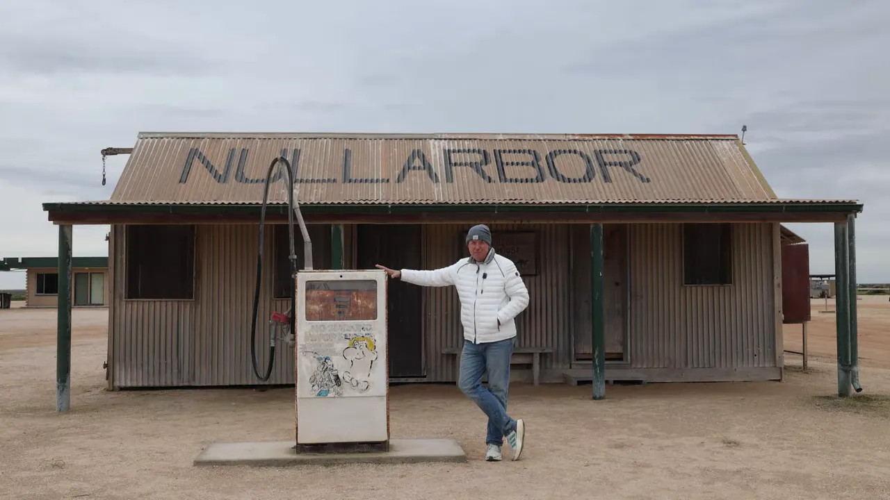 Weathered Nullarbor building with large Nullarbor lettering on its roof