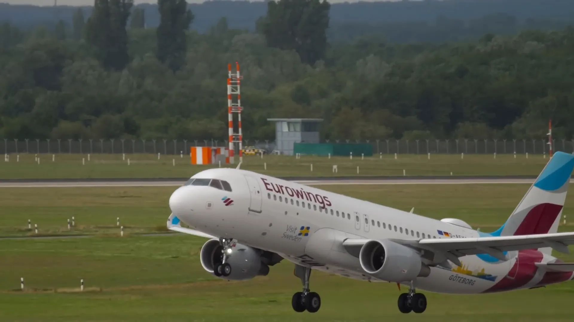 Business class seat with adjustable footrest on Eurowings A320