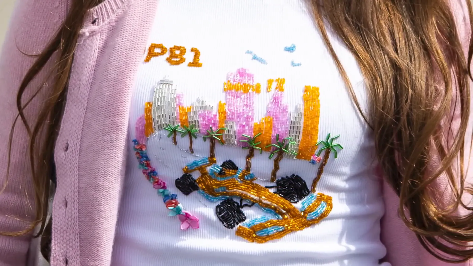 Oscar Piastri's girlfriend's unique top