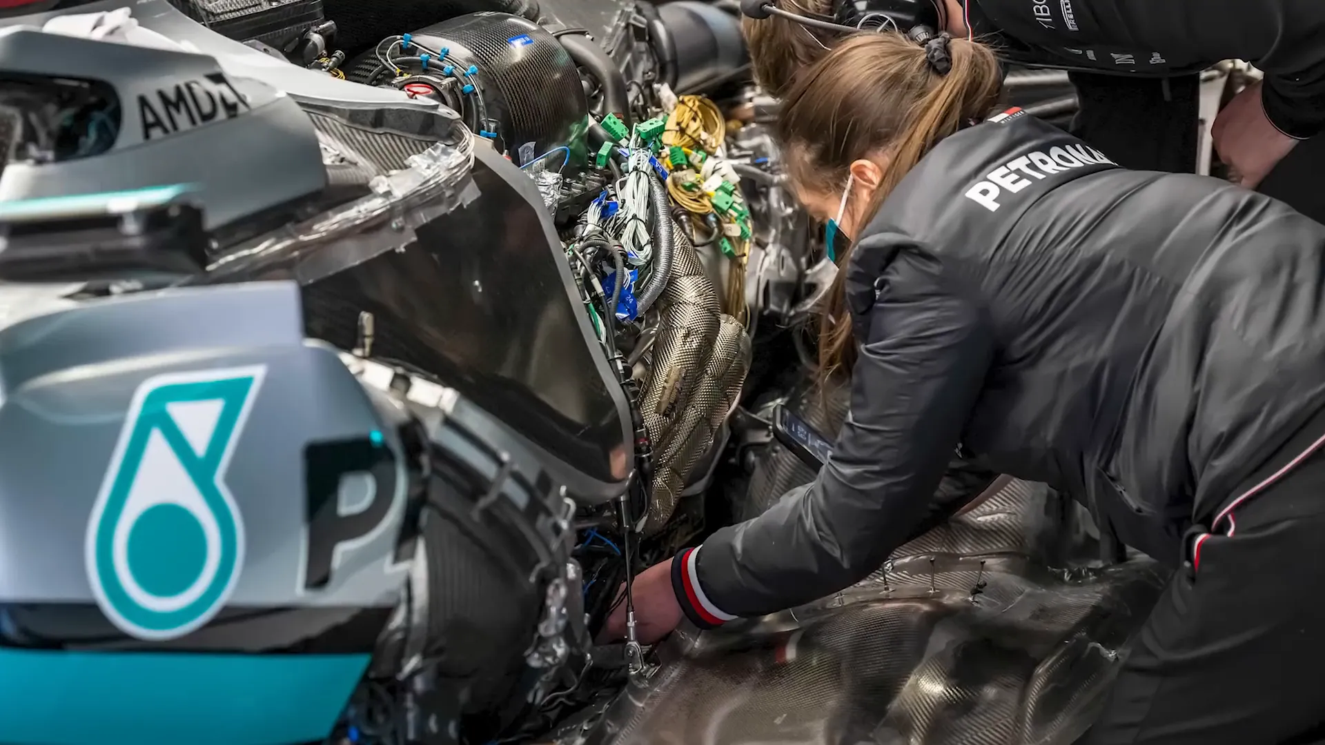 F1 car disassembly for transport.
