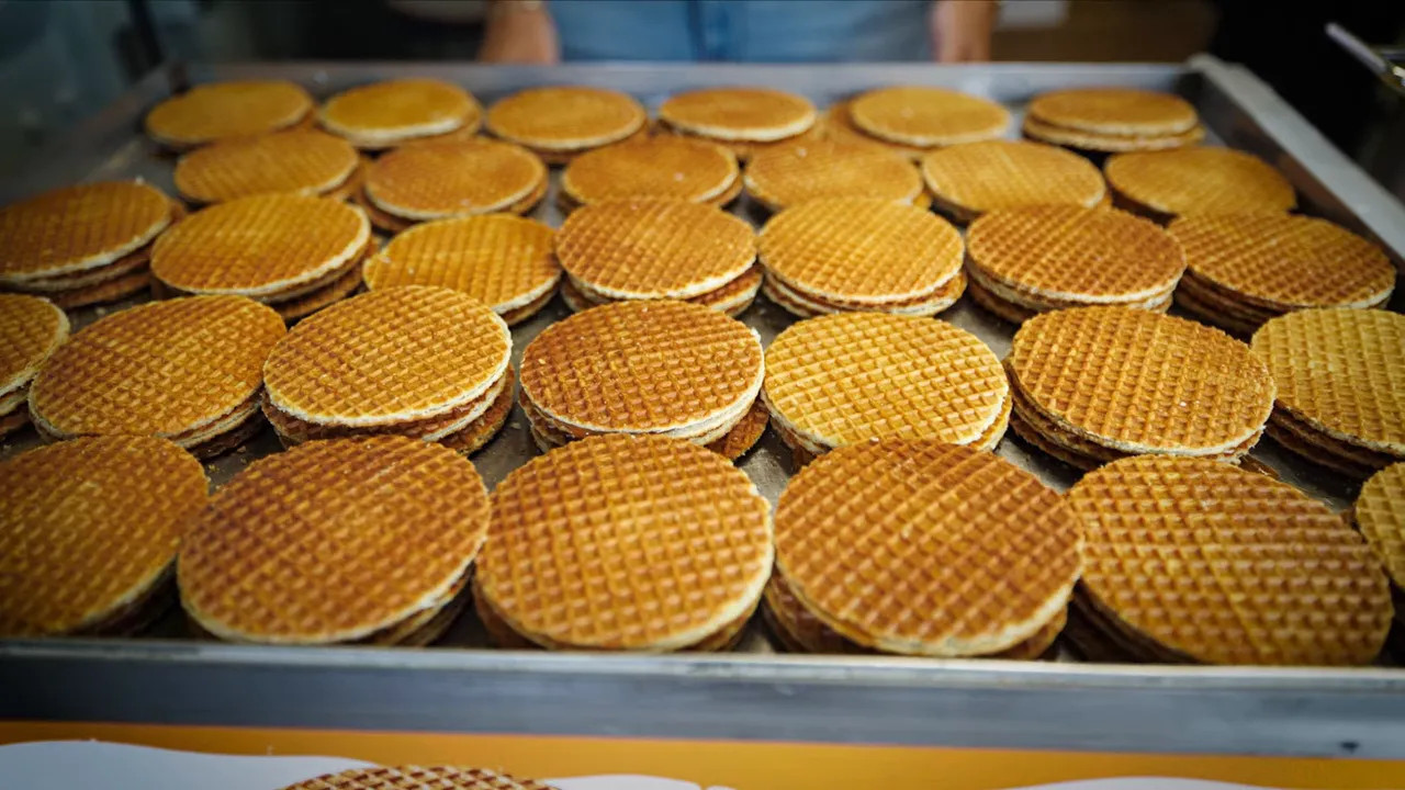 A tray filled with freshly made stroopwafels