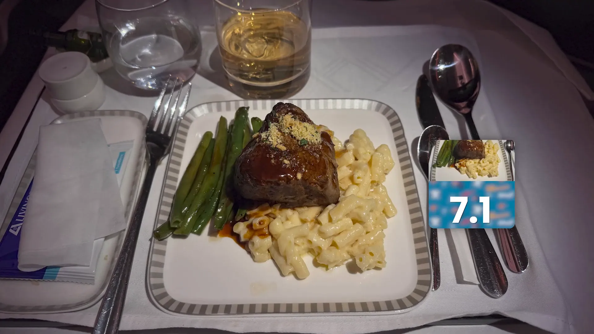 Dining on Singapore Airlines