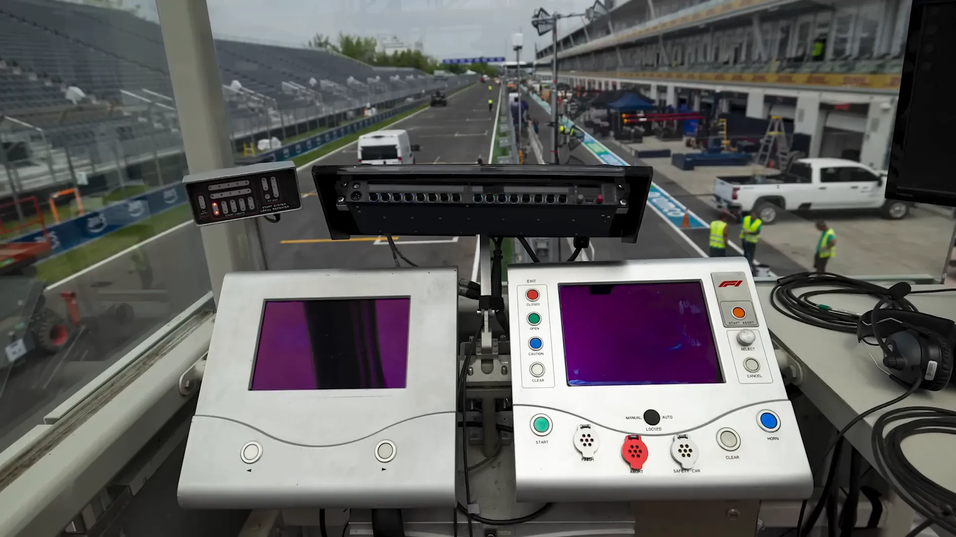 Gantry setup for race start