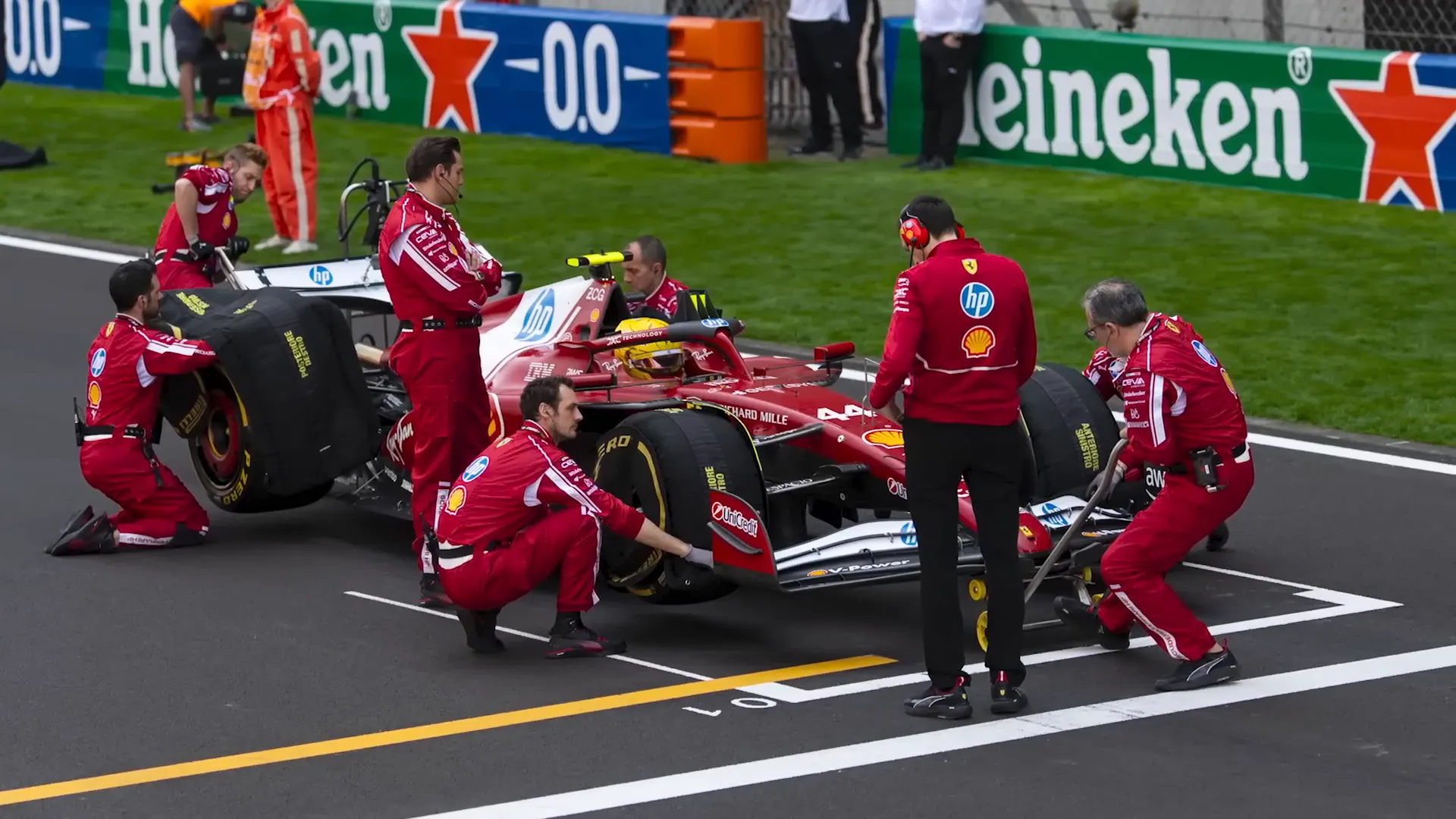 Pit lane during preparation
