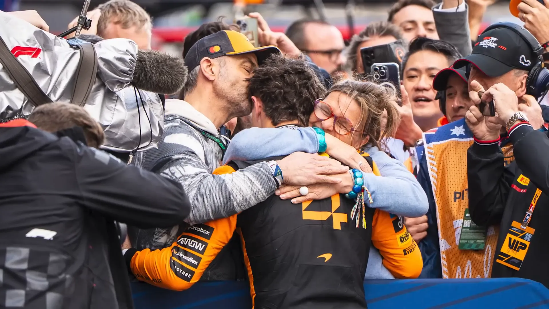 Lando Norris family hug