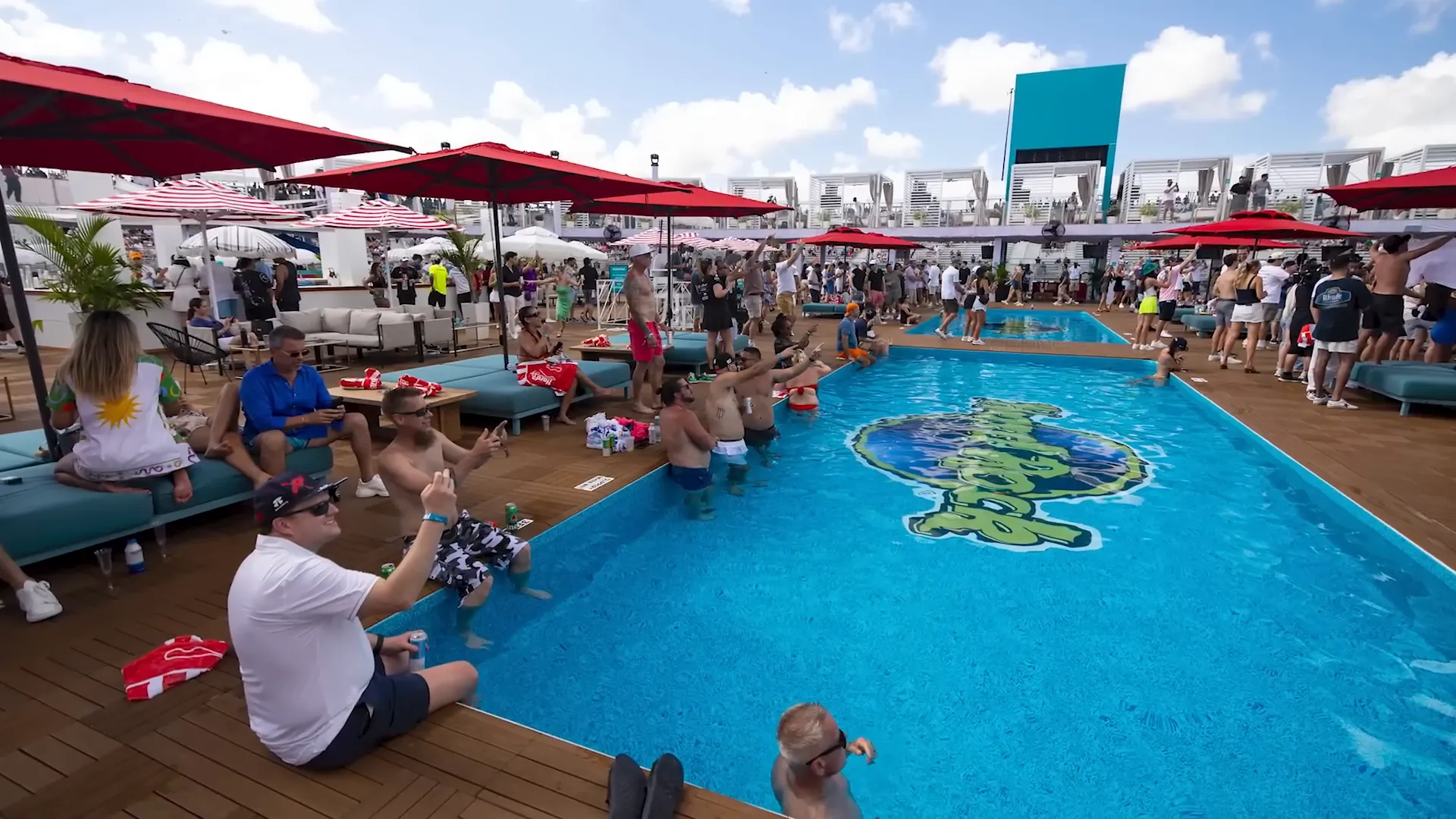 Miami Beach Club atmosphere